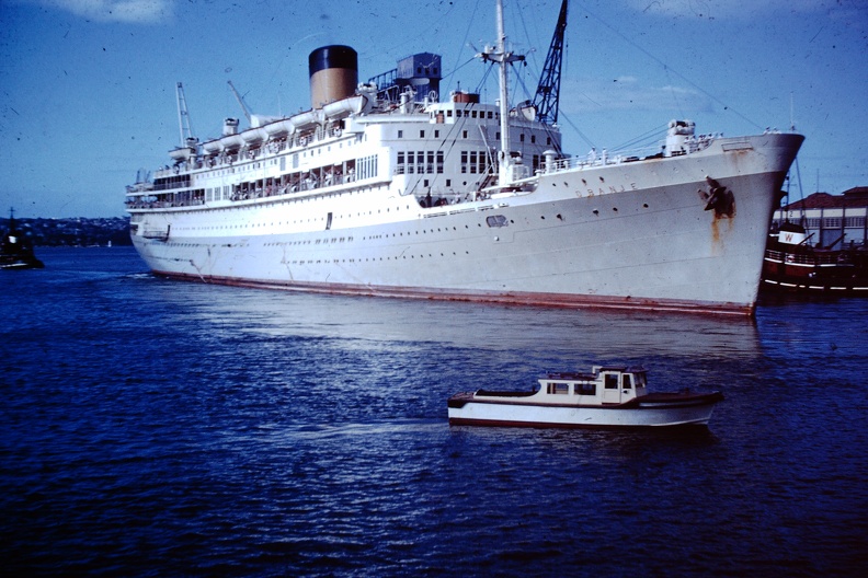1959_March_-_Oranje_Sydney_Harbour.JPG